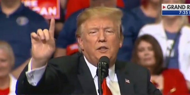 Trump Shouts Out His Favorite Fox News Stars at Rally, Mocks CNN/MSNBC’s Ratings