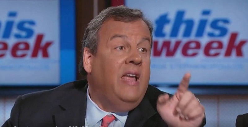 WATCH: Chris Christie Tells Four Obvious Lies in 90 Seconds While Jon Karl Tries to Not Laugh at Him