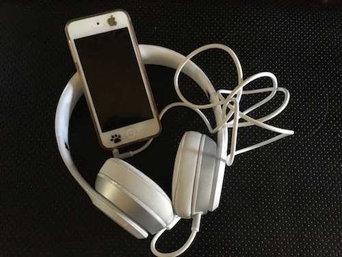 Apple Pisses Off Customers By Killing iPhone 7 Headphone Jack