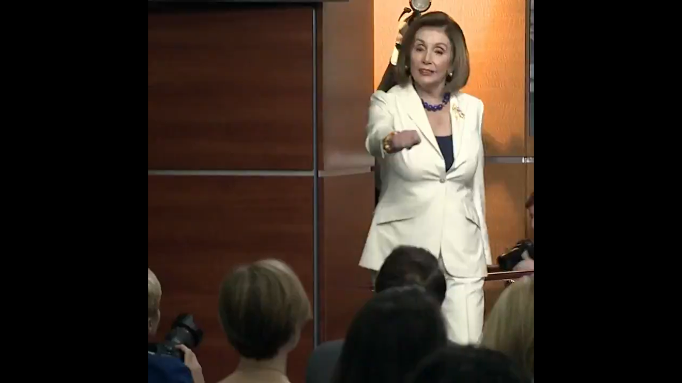 Pelosi Rebukes Sinclair Reporter Who Asks if She Hates Trump: ‘Don’t Mess With Me’